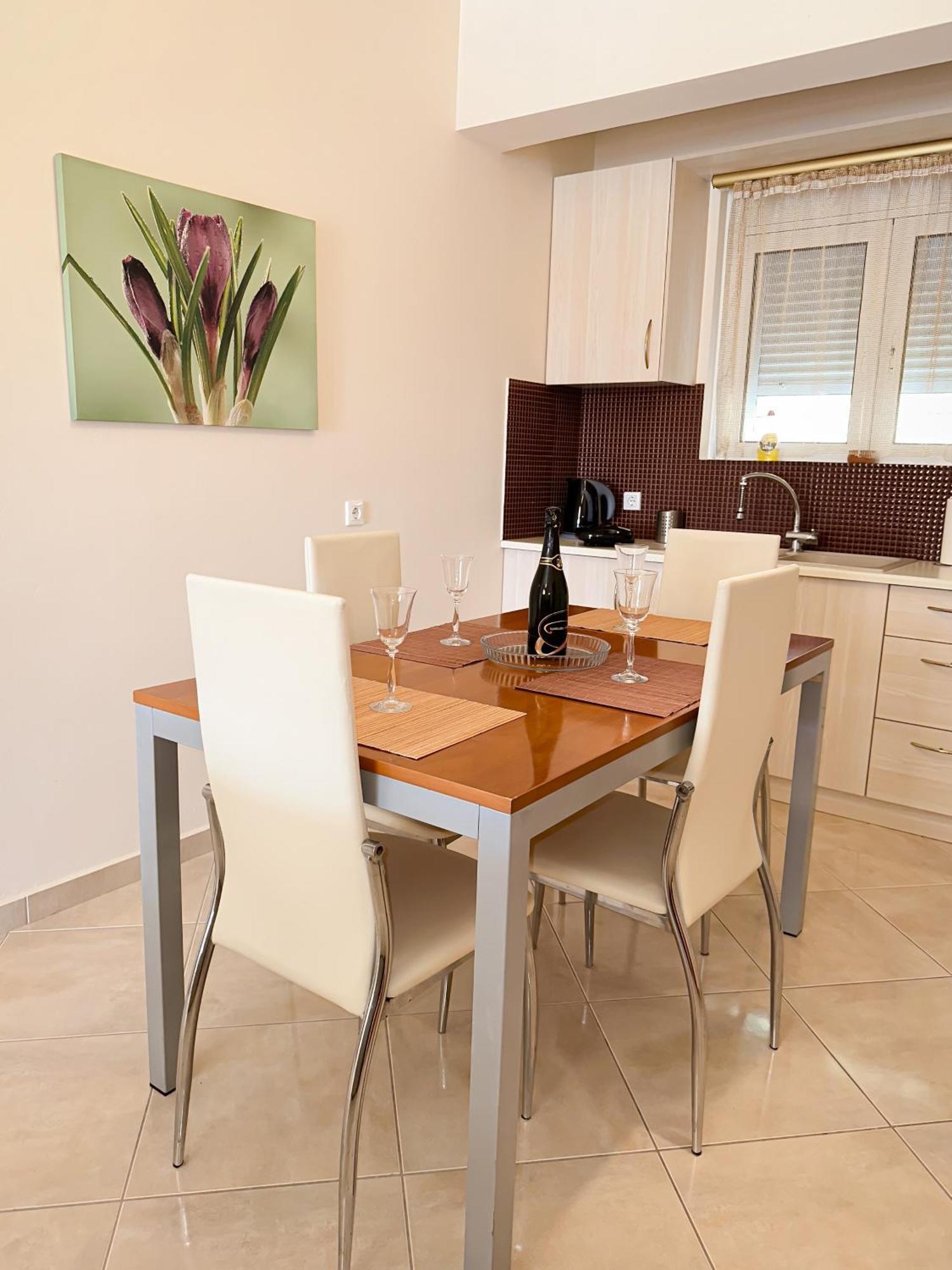 Sun N' Salt II Apartment Толон Екстериор снимка