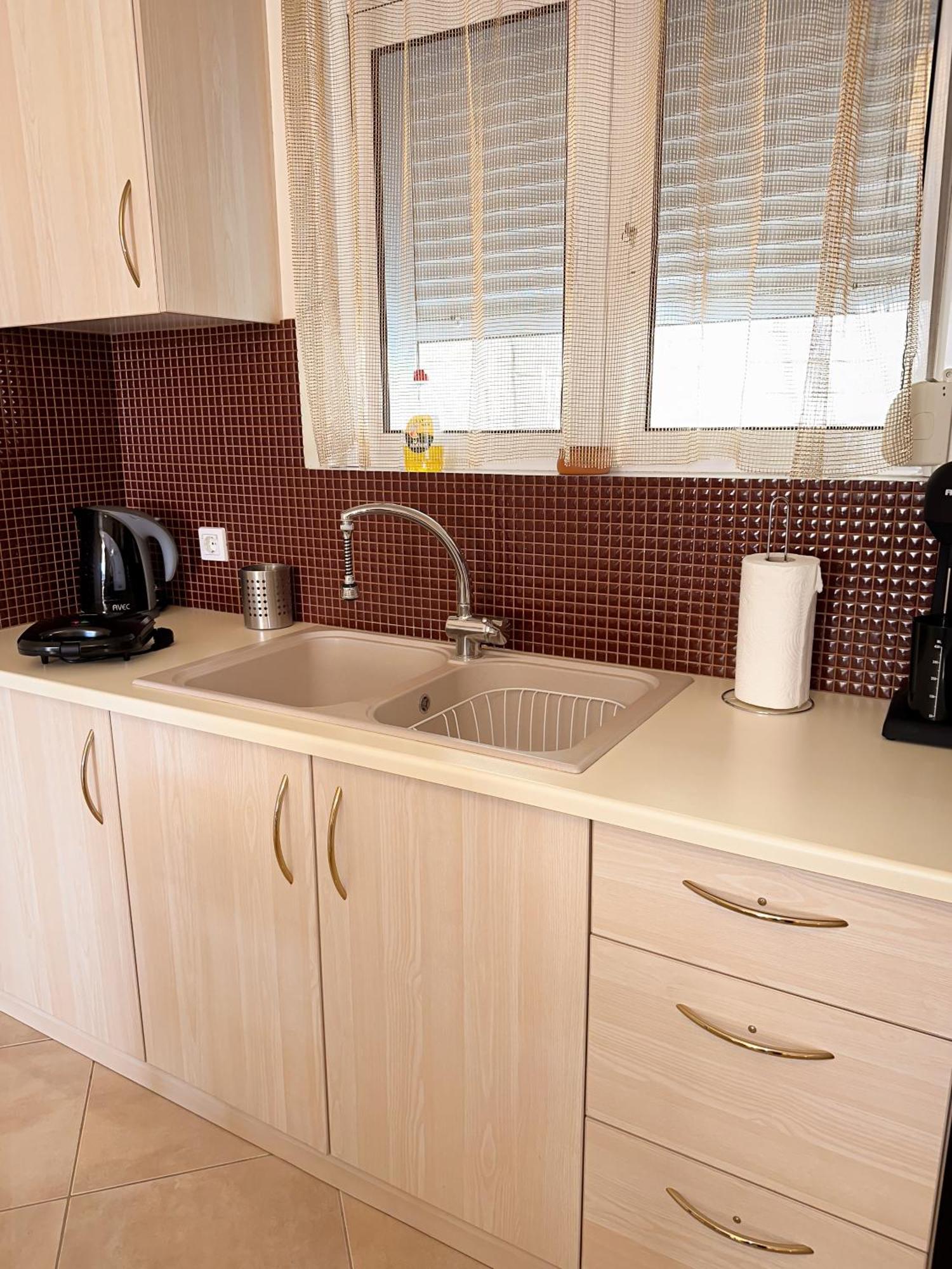Sun N' Salt II Apartment Толон Екстериор снимка